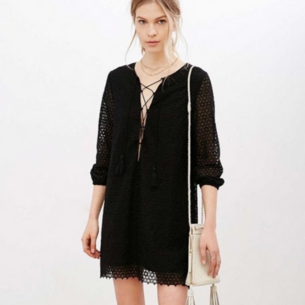 Little White Lies LaceUp Shift Dress in Black Sz S